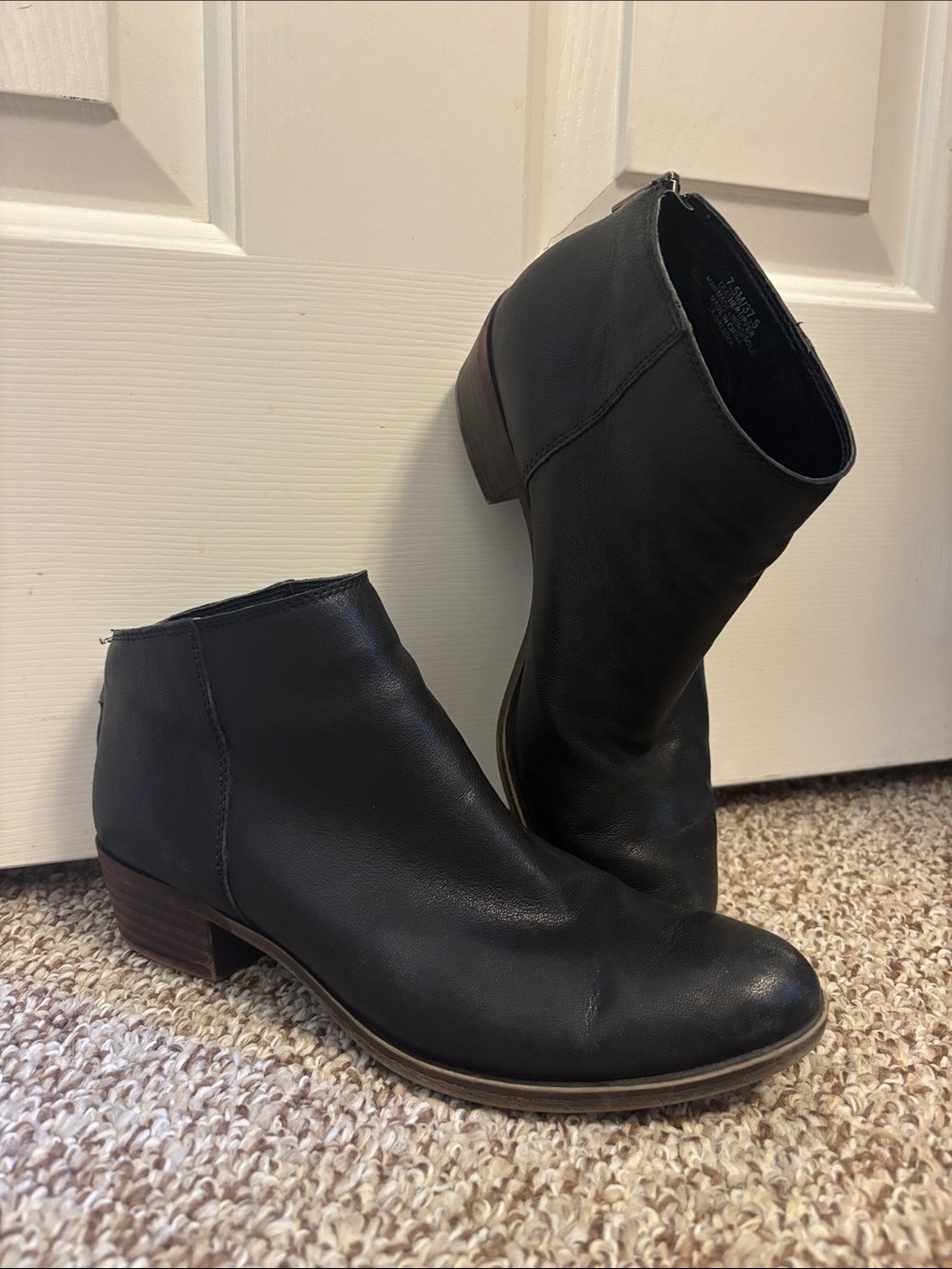 Lucky brand Women's Black Leather Ankle Boots - Classic Zip Bootie